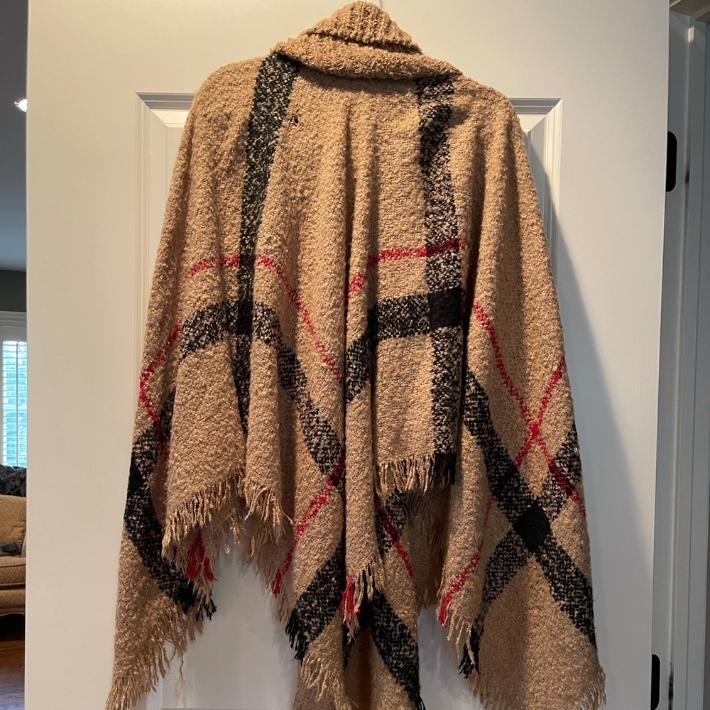 Poncho - Picture 2 of 2
